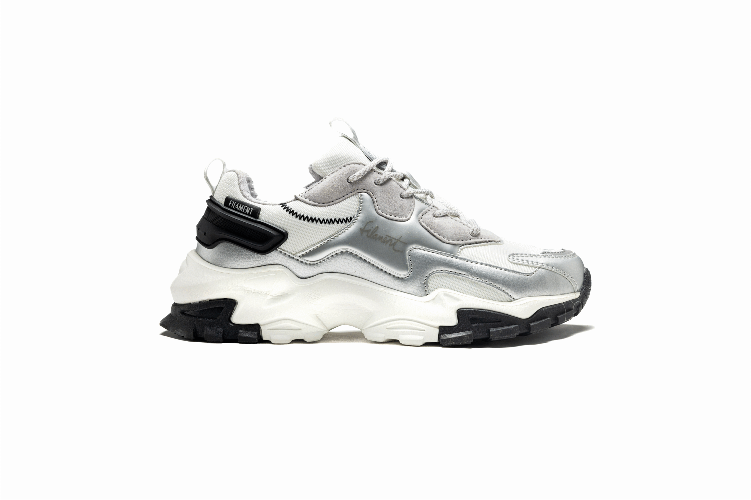 GROUS WOMAN WHITE SILVER METAL